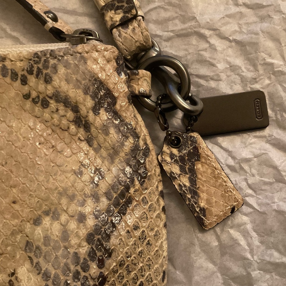 Euc Coach Embossed Python Leather Wristlet Clutch… - image 5